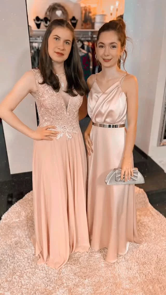 In entspannter Atmosphäre durch traumhafte Kleider stöbern - immer Dienstags bis Freitags von 10-18 Uhr und Samstags von 9 - 12 Uhr.
Wir freuen uns auf euch 😘👗.

#jungendweihekleid #konfirmationskleid #saaleorlakreis #abiballkleid2026 #abiballkleider