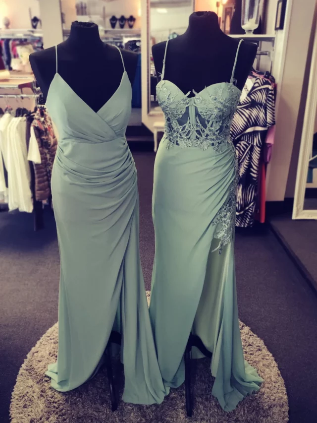 👉🏼 Neue Modelle eingetroffen. 😘🥂🫶🏼

👉🏼 Kommt gut ins Wochenende. ☀️😃 💐

#abiballkleid2026
#abschlussballkleid
#schleiz
#jena 
#gera