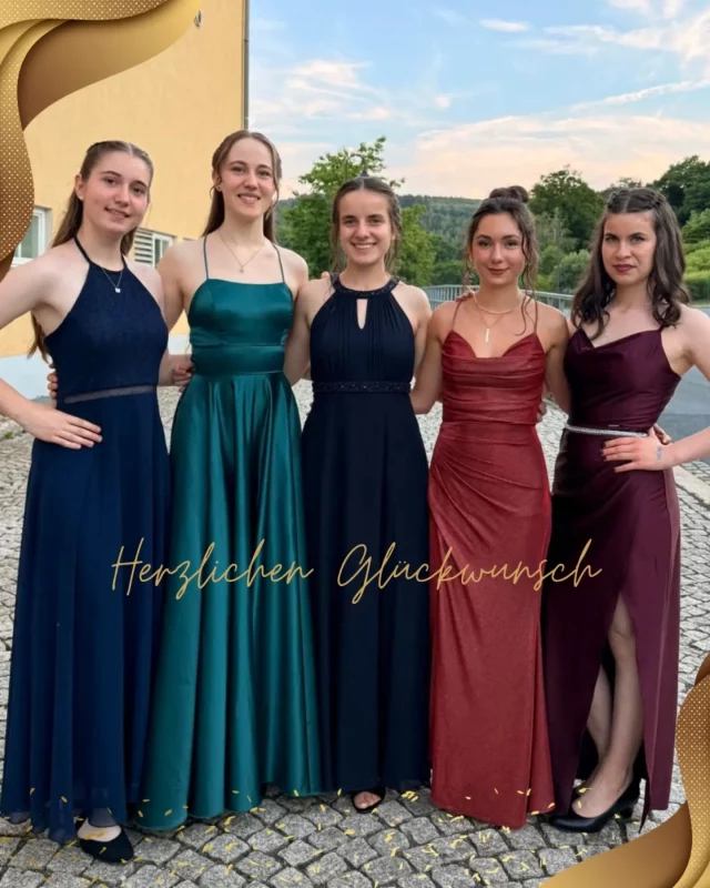 Abi 2026 🥂

Ihr habt es geschafft - das Abitur in der Tasche. 💪🏼
Zu diesem fantastischen Erfolg sage ich:
❤️-lichen Glückwunsch!
Eure Abschlussballkleider haben euch alle noch mehr zum Strahlen gebracht und für einen glanzvollen Auftritt gesorgt. 🫶🏼

Alles Liebe für euren weiteren Lebensweg,
Adina ❤️

#abi2026 #abiballkleid2026
#abiballkleider #thüringen #saaleorlakreis