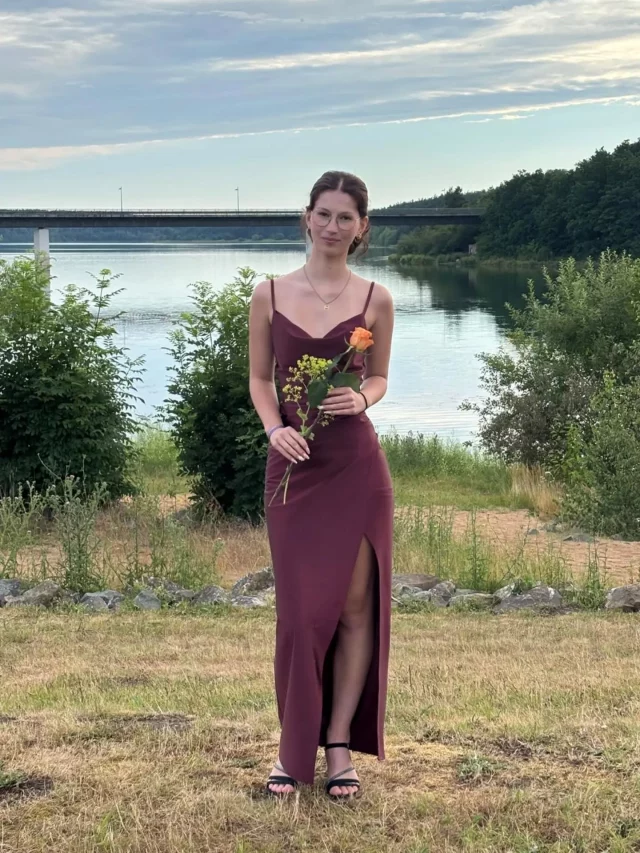 Vielen Dank ❤️ liebe Yette für das Foto - du siehst so toll aus und die Farbe steht dir wunderbar. 🤗
Wir wünschen dir auf deinem weiteren Weg alles Liebe und Gute 🥂💐.

Einen schönen Sonntag für alle da draußen.